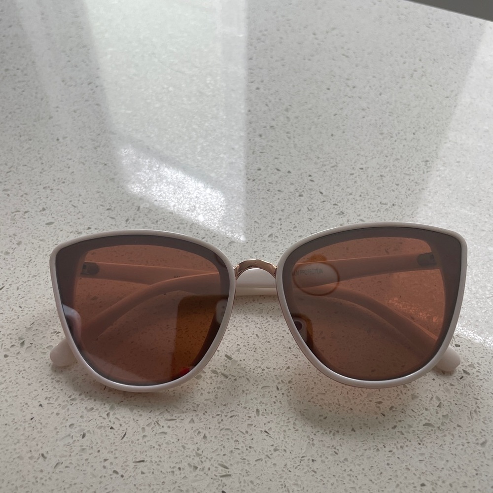 Vintage white with gold contour Sunglasses